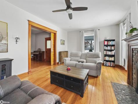 705 Central Avenue E Hampton IA 50441