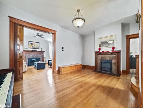 705 Central Avenue E Hampton IA 50441