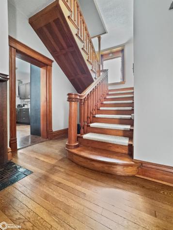 705 Central Avenue E Hampton IA 50441