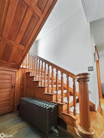 705 Central Avenue E Hampton IA 50441