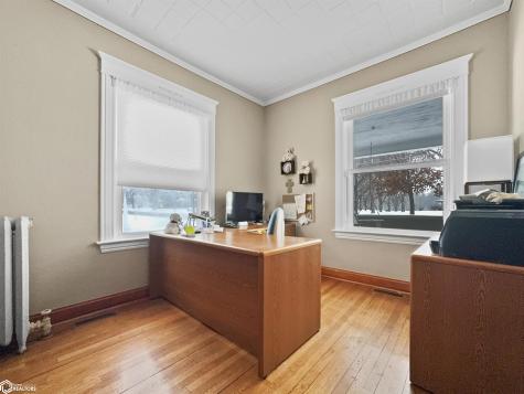 705 Central Avenue E Hampton IA 50441