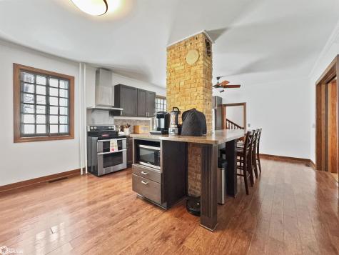 705 Central Avenue E Hampton IA 50441