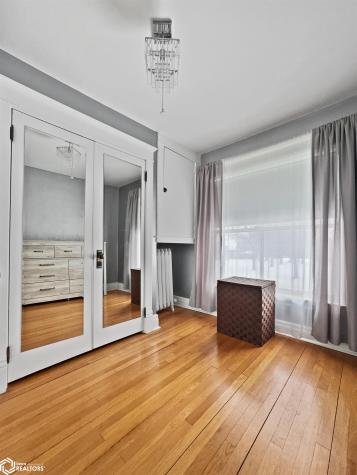 705 Central Avenue E Hampton IA 50441