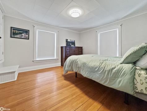 705 Central Avenue E Hampton IA 50441