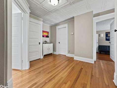 705 Central Avenue E Hampton IA 50441