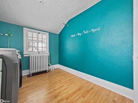 705 Central Avenue E Hampton IA 50441