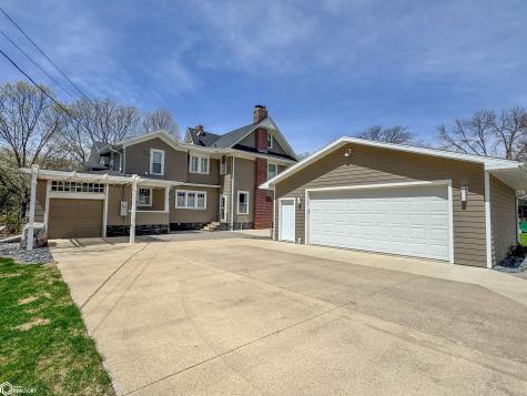 705 Central Avenue E Hampton IA 50441