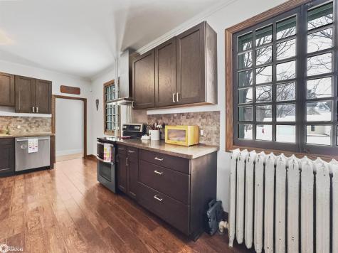 705 Central Avenue E Hampton IA 50441