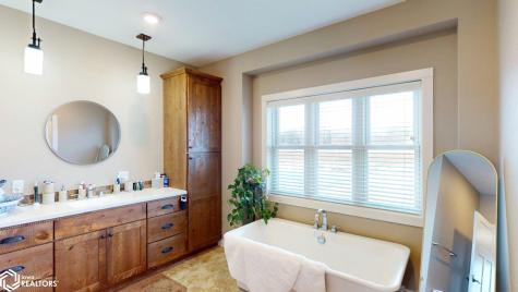 2750 Indigo Avenue Marble Rock IA 50653