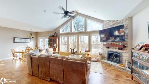 2750 Indigo Avenue Marble Rock IA 50653
