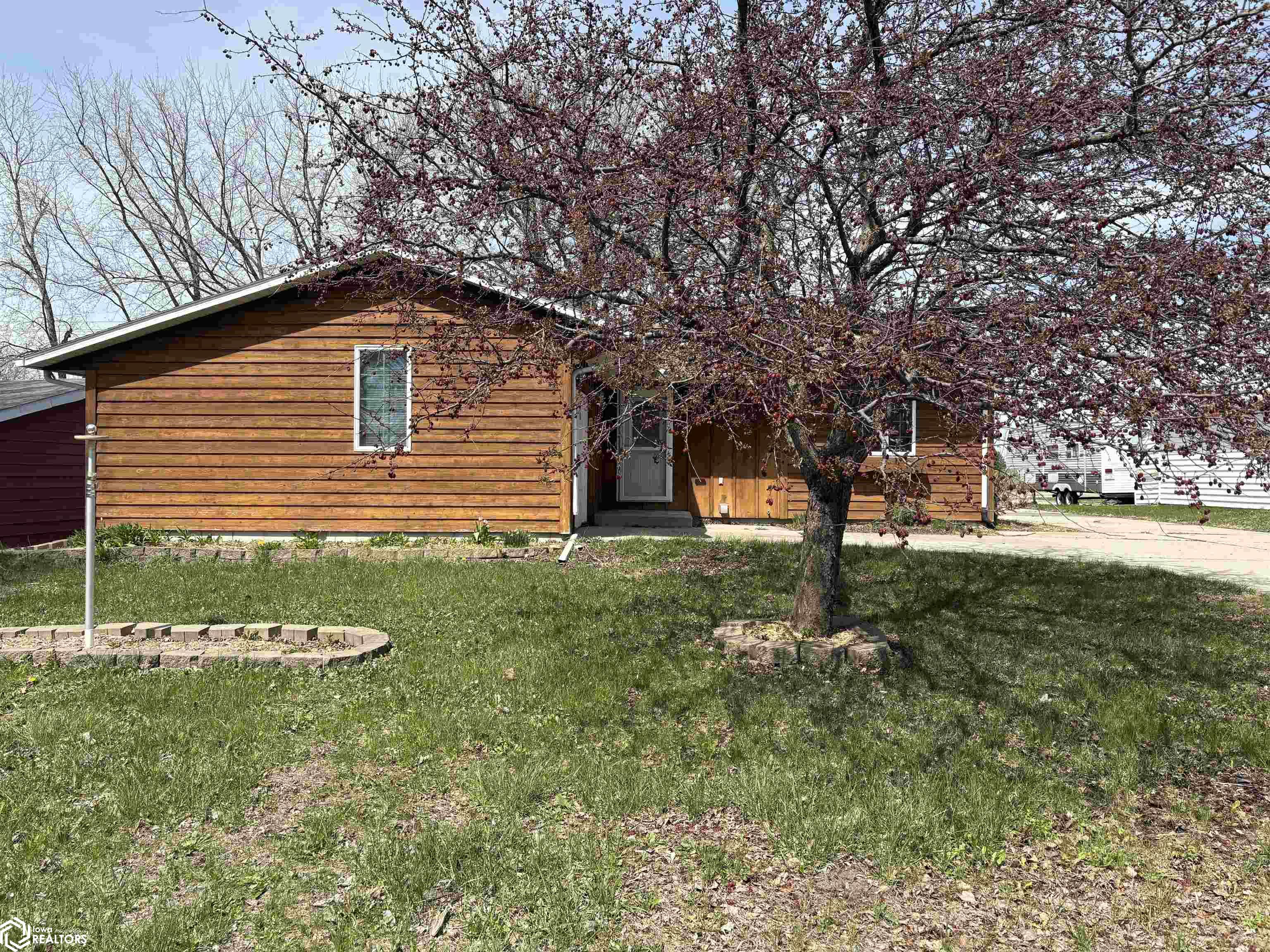 109 Oakridge Drive Forest City IA 50436