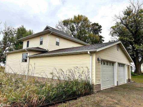 721 Center Street E Britt IA 50423