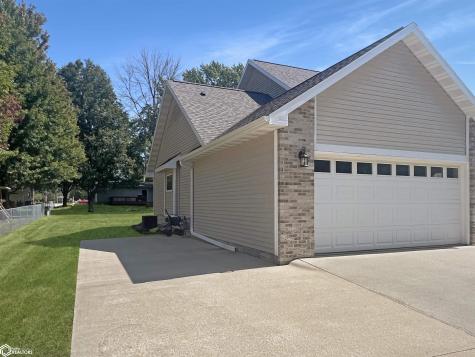 2009 Briardale Drive Iowa Falls IA 50126