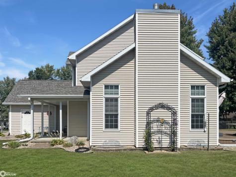 2009 Briardale Drive Iowa Falls IA 50126