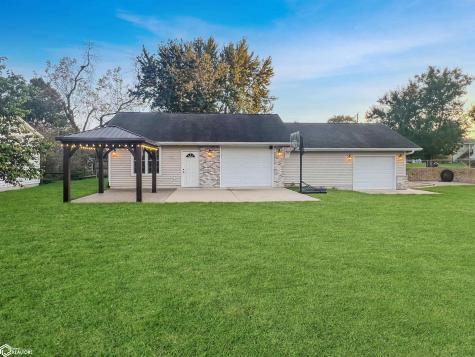 2009 Briardale Drive Iowa Falls IA 50126