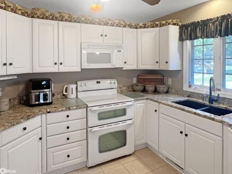 2009 Briardale Drive Iowa Falls IA 50126