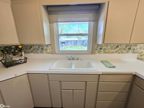 1748 Hillcrest Drive Mason City IA 50401