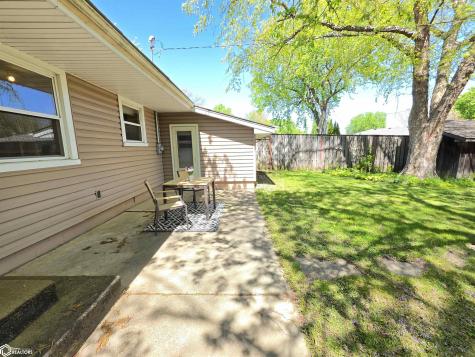 1748 Hillcrest Drive Mason City IA 50401