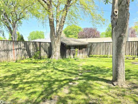 1748 Hillcrest Drive Mason City IA 50401