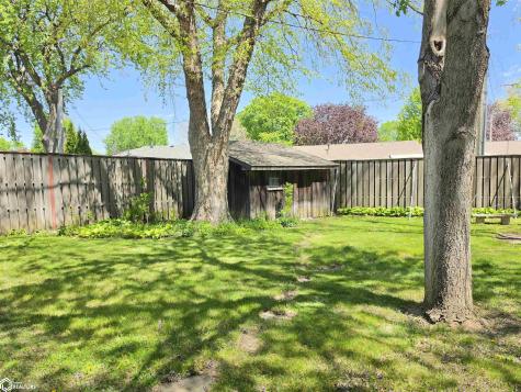 1748 Hillcrest Drive Mason City IA 50401