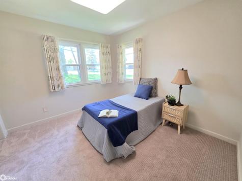 1748 Hillcrest Drive Mason City IA 50401