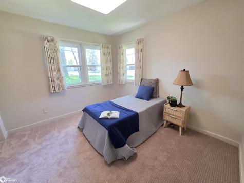 1748 Hillcrest Drive Mason City IA 50401