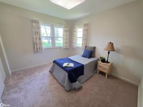 1748 Hillcrest Drive Mason City IA 50401