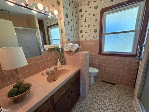 1748 Hillcrest Drive Mason City IA 50401