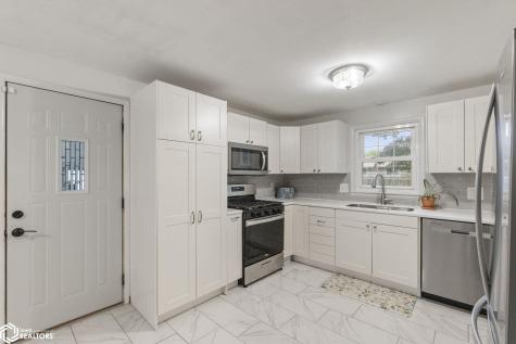 5 Lakeview Drive Mason City IA 50401