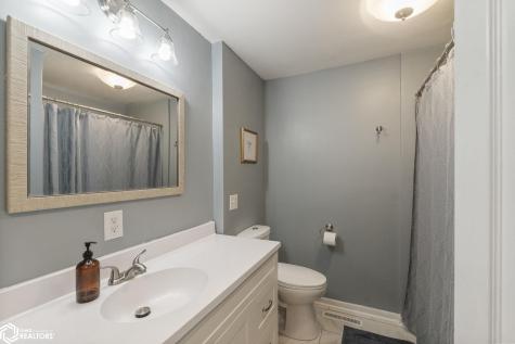 5 Lakeview Drive Mason City IA 50401