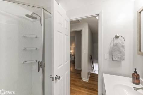 5 Lakeview Drive Mason City IA 50401