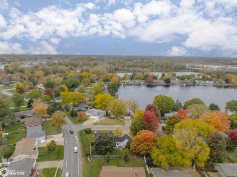 5 Lakeview Drive Mason City IA 50401