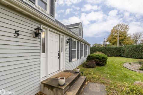 5 Lakeview Drive Mason City IA 50401