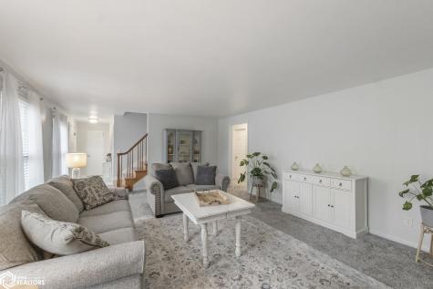 5 Lakeview Drive Mason City IA 50401
