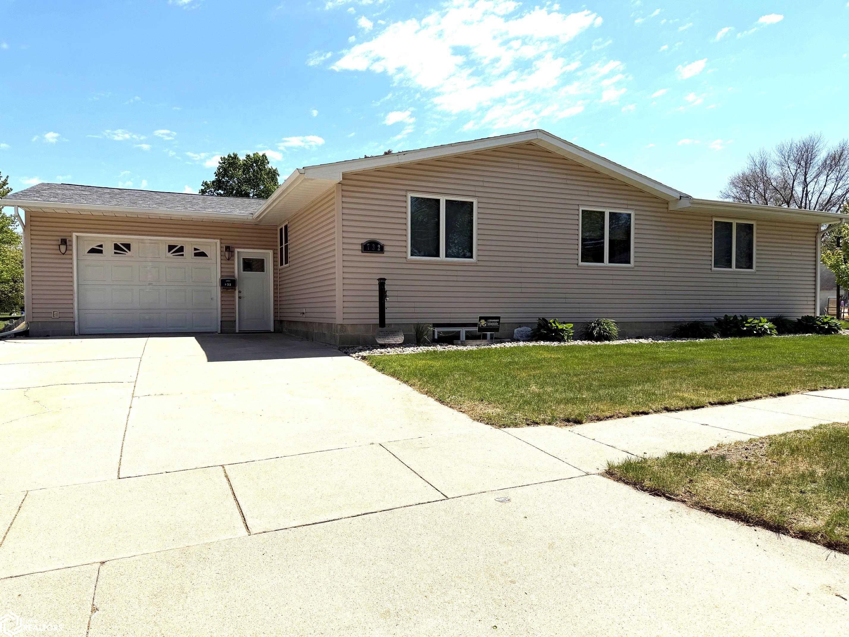732 N Wooster Street Algona IA 50511