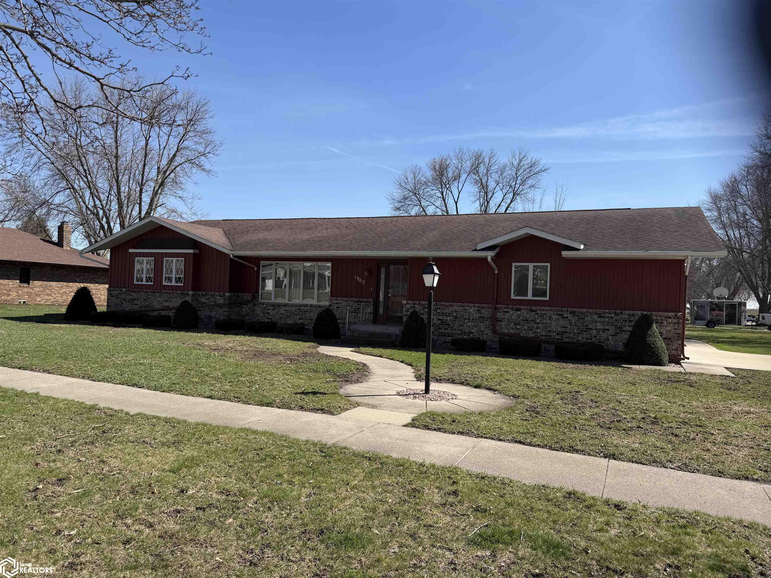 1902 E State Street Algona IA 50511