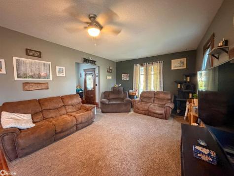 419 3rd Street SW Hampton IA 50441