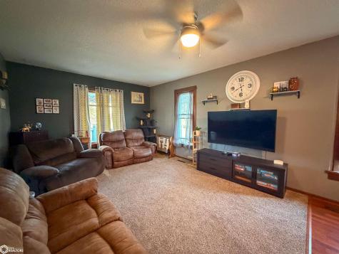 419 3rd Street SW Hampton IA 50441