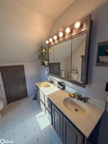 419 3rd Street SW Hampton IA 50441
