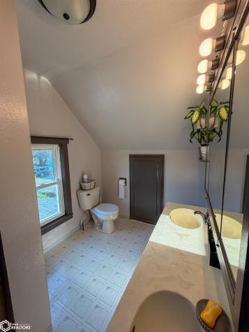 419 3rd Street SW Hampton IA 50441