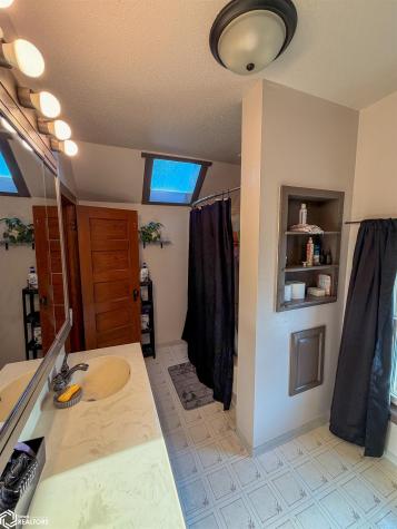 419 3rd Street SW Hampton IA 50441