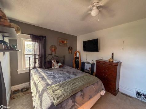 419 3rd Street SW Hampton IA 50441