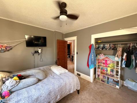 419 3rd Street SW Hampton IA 50441