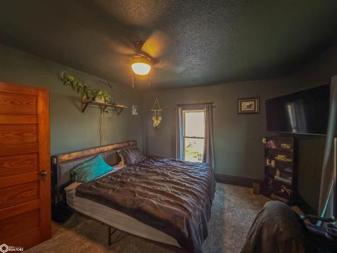 419 3rd Street SW Hampton IA 50441