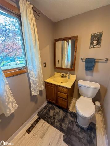 419 3rd Street SW Hampton IA 50441