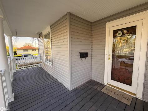 419 3rd Street SW Hampton IA 50441