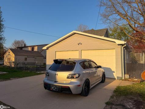 419 3rd Street SW Hampton IA 50441