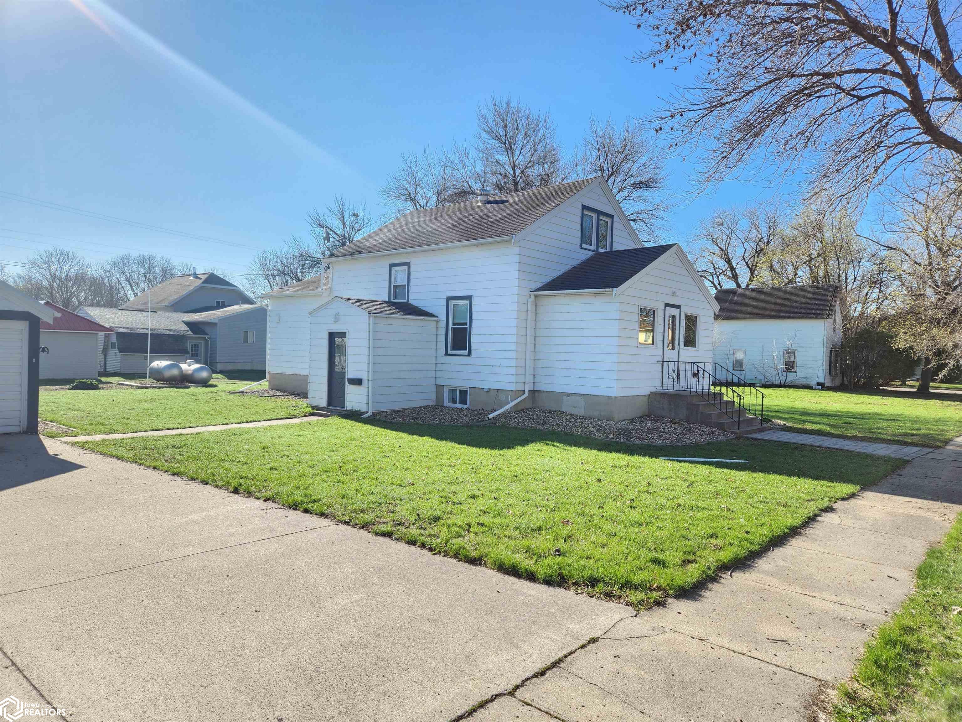 408 N Main Street Buffalo Center IA 50424