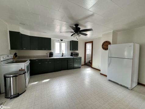 204 2nd Street NE Buffalo Center IA 50424