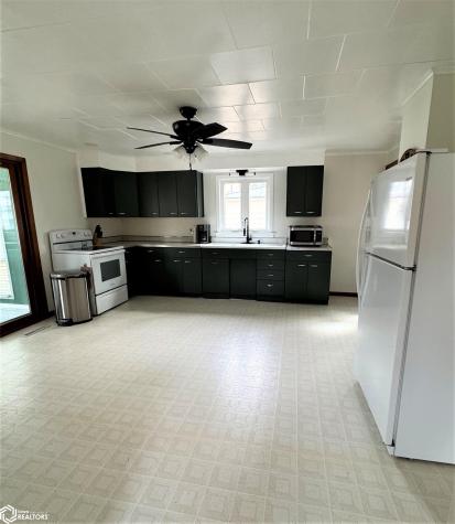 204 2nd Street NE Buffalo Center IA 50424